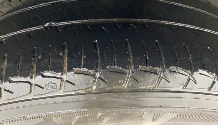 2019 Volkswagen Ameo COMFORTLINE 1.0L, Petrol, Manual, 39,944 km, Right Front Tyre Tread