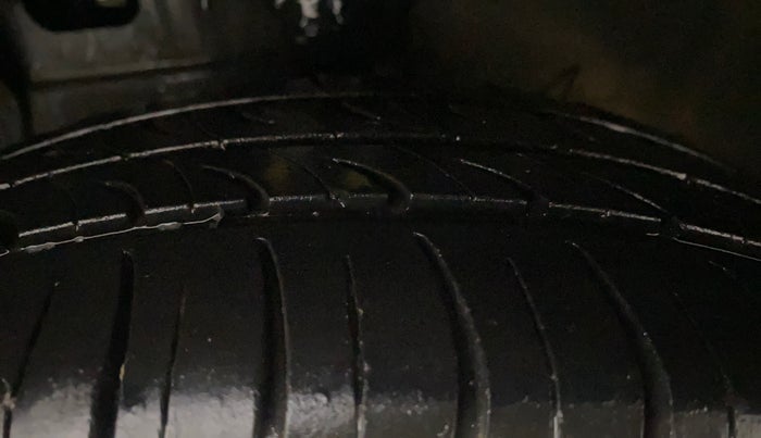 2021 Hyundai GRAND I10 NIOS ASTA 1.2 KAPPA VTVT, Petrol, Manual, 93,703 km, Left Front Tyre Tread