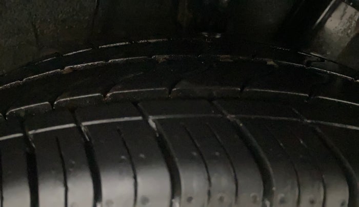 2021 Hyundai GRAND I10 NIOS ASTA 1.2 KAPPA VTVT, Petrol, Manual, 93,703 km, Left Rear Tyre Tread