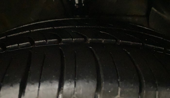 2021 Hyundai GRAND I10 NIOS ASTA 1.2 KAPPA VTVT, Petrol, Manual, 93,703 km, Right Front Tyre Tread