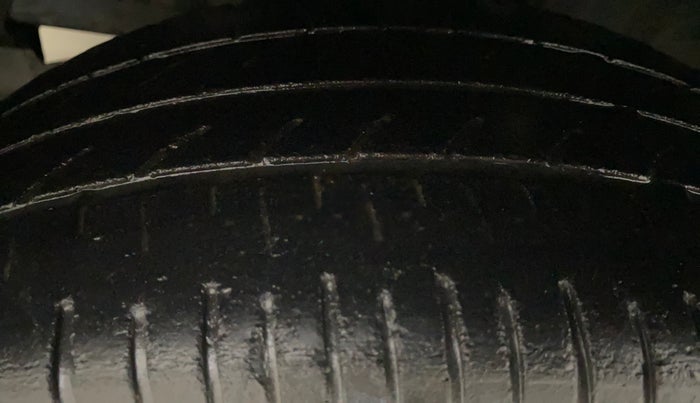 2017 Maruti Baleno ALPHA DIESEL 1.3, Diesel, Manual, 1,47,517 km, Left Front Tyre Tread