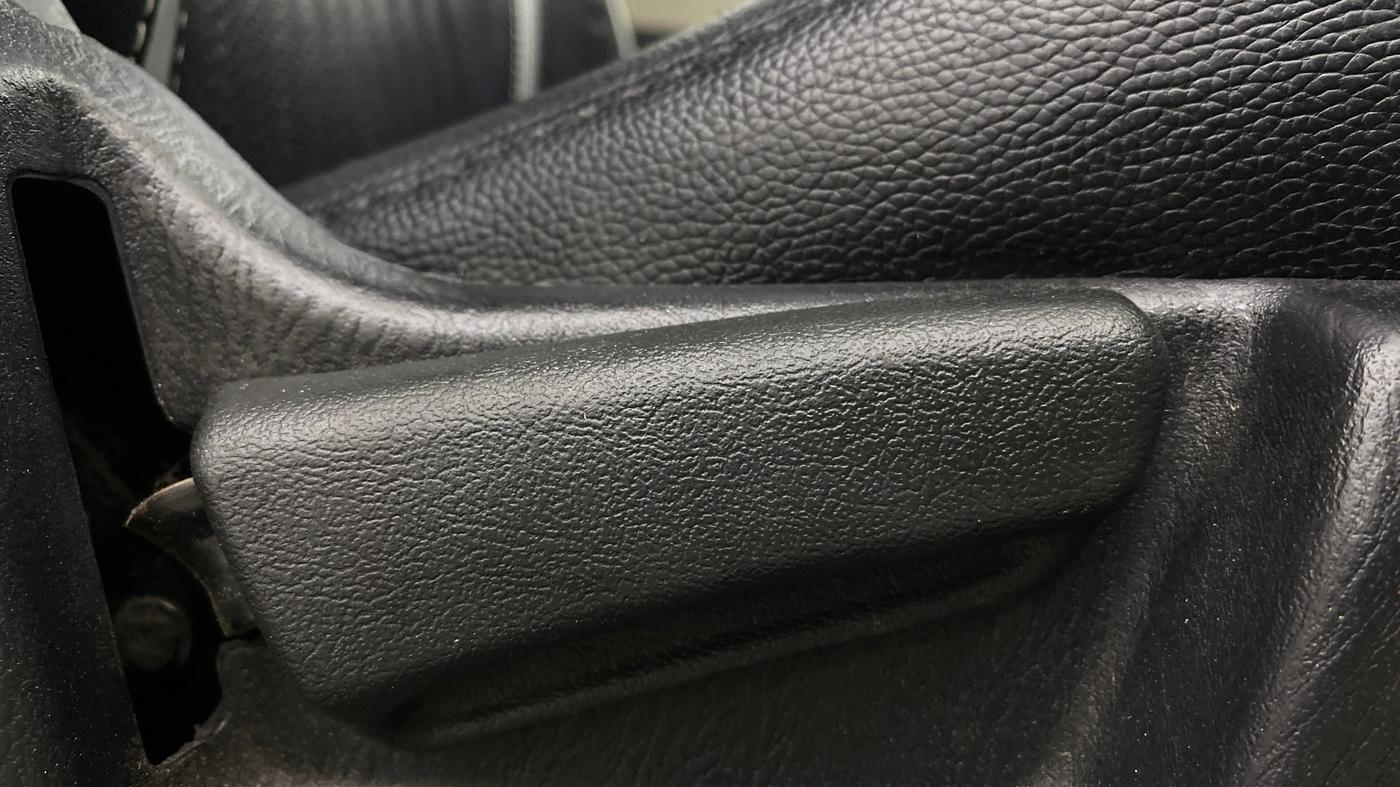 2022 Maruti Alto VXI, Petrol, Manual, 15,617 km, Driver Side Adjustment Panel