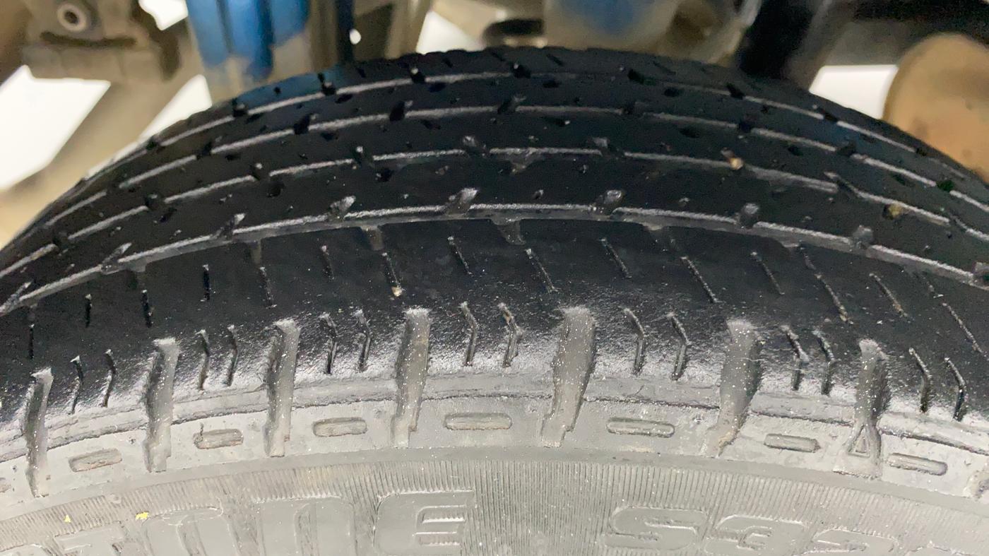 2016 Maruti Alto K10 VXI P, Petrol, Manual, 37,441 km, Right Rear Tyre Tread