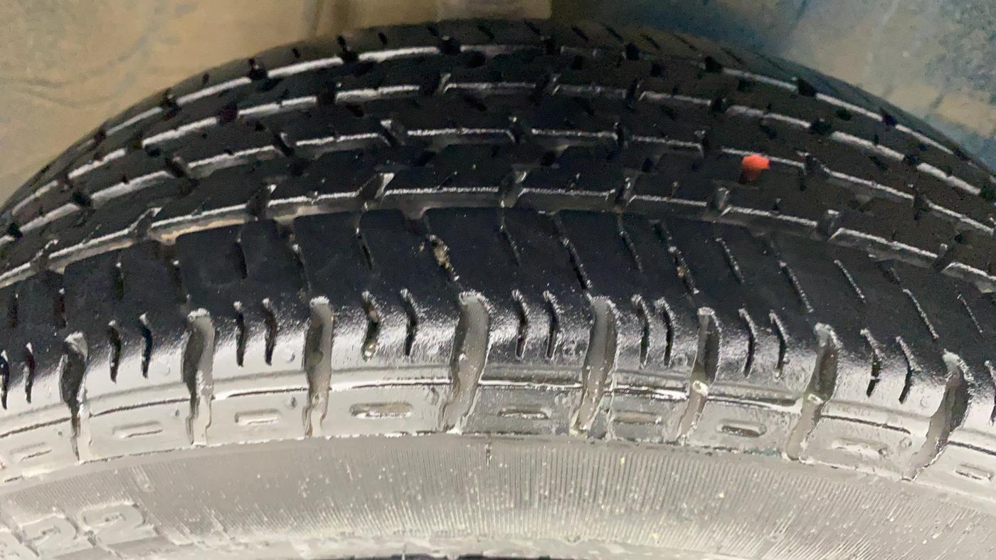 2016 Maruti Alto K10 VXI P, Petrol, Manual, 37,441 km, Right Front Tyre Tread