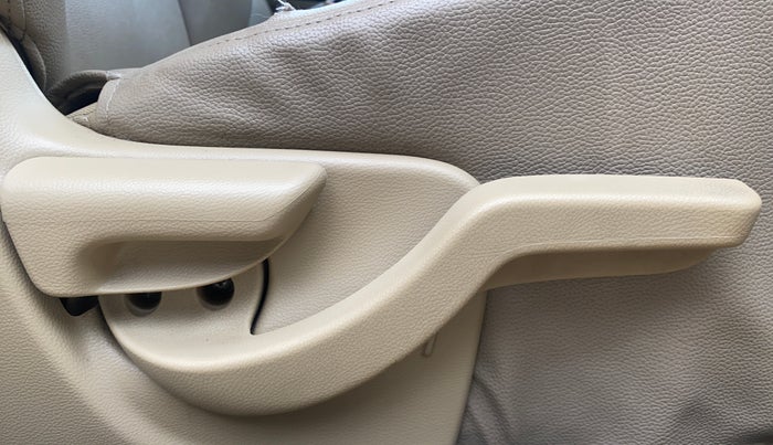 2015 Honda Amaze 1.2L I-VTEC SX, Petrol, Manual, 69,648 km, Driver Side Adjustment Panel