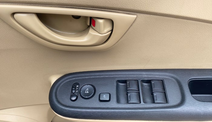 2015 Honda Amaze 1.2L I-VTEC SX, Petrol, Manual, 69,648 km, Driver Side Door Panels Control