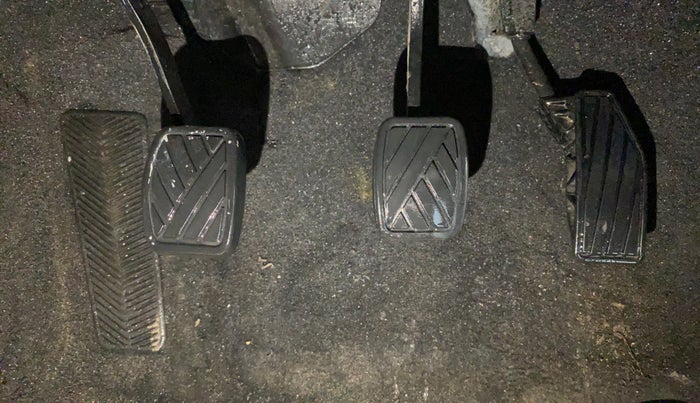 2017 Maruti Baleno DELTA PETROL 1.2, Petrol, Manual, 66,142 km, Pedals