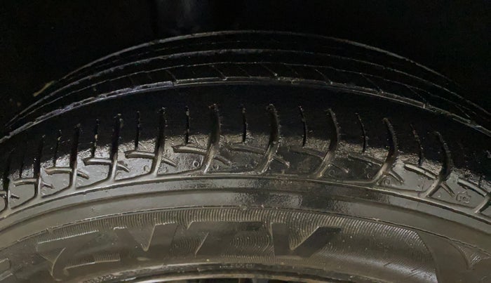 2017 Maruti Baleno DELTA PETROL 1.2, Petrol, Manual, 66,142 km, Right Rear Tyre Tread