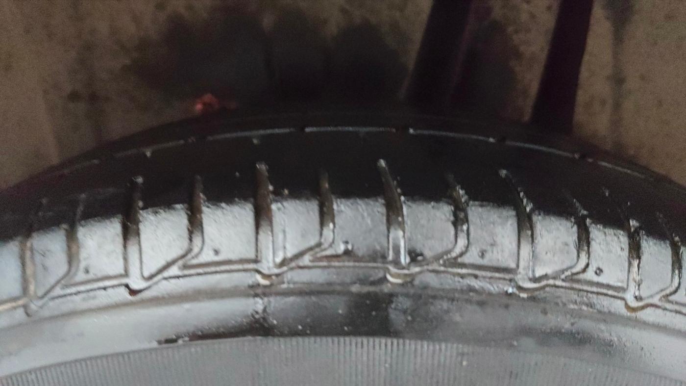 2019 Maruti XL6 ALPHA AT, Petrol, Automatic, 1,28,249 km, Left Rear Tyre Tread