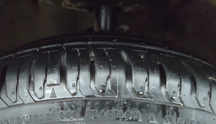 2019 Maruti XL6 ALPHA AT, Petrol, Automatic, 1,28,249 km, Right Front Tyre Tread