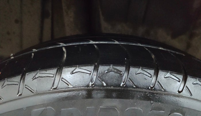 2019 Maruti XL6 ALPHA AT, Petrol, Automatic, 1,28,249 km, Right Rear Tyre Tread