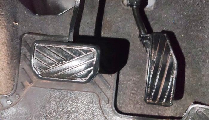 2019 Maruti XL6 ALPHA AT, Petrol, Automatic, 1,28,249 km, Pedals