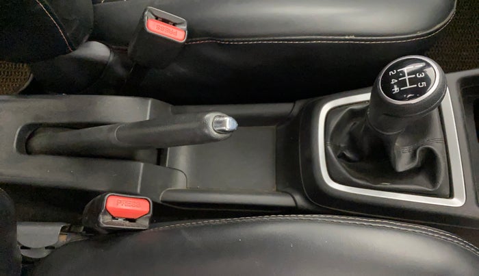 2018 Maruti Swift ZXI PLUS, Petrol, Manual, 1,12,825 km, Gear Lever