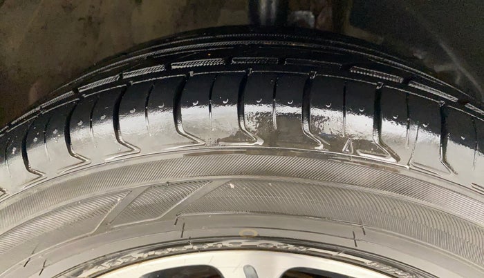 2018 Maruti Swift ZXI PLUS, Petrol, Manual, 1,12,825 km, Right Front Tyre Tread