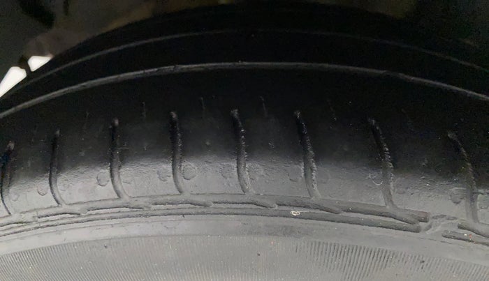 2022 Tata TIGOR XZ PLUS PETROL, CNG, Manual, 60,743 km, Right Rear Tyre Tread