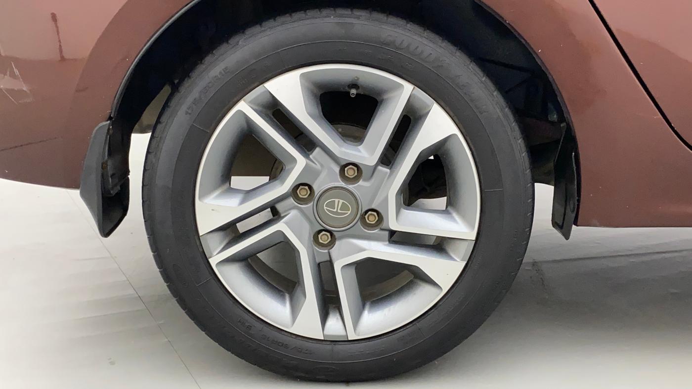 2022 Tata TIGOR XZ PLUS PETROL, CNG, Manual, 60,743 km, Right Rear Wheel