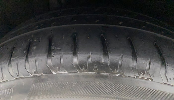 2016 Maruti Baleno ZETA CVT PETROL 1.2, Petrol, Automatic, 69,154 km, Right Rear Tyre Tread