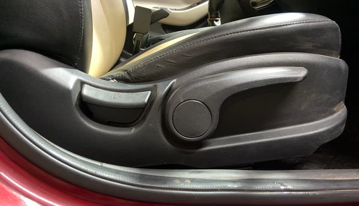 2019 Hyundai Elite i20 SPORTZ PLUS 1.2, Petrol, Manual, 33,793 km, Driver Side Adjustment Panel