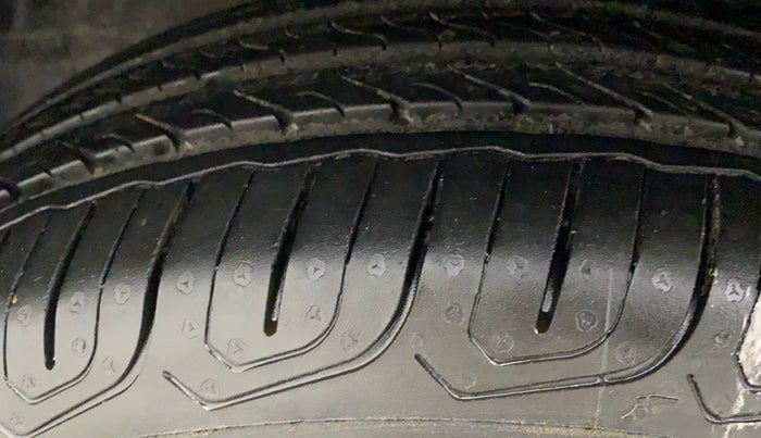 2012 Honda Brio S MT, Petrol, Manual, 24,026 km, Left Front Tyre Tread