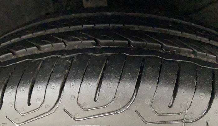 2012 Honda Brio S MT, Petrol, Manual, 24,026 km, Right Front Tyre Tread