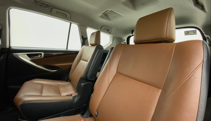 2017 Toyota Innova Crysta 2.8 ZX AT 7 STR, Diesel, Automatic, 90,942 km, Right Side Rear Door Cabin