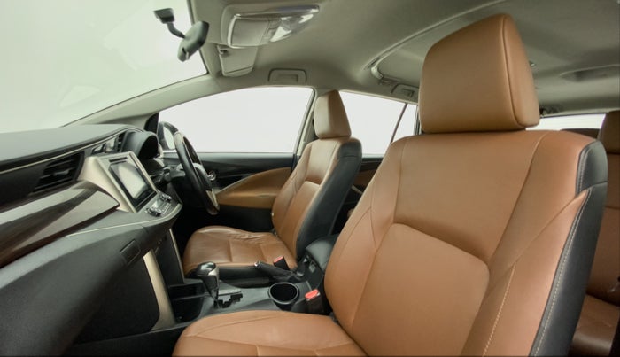 2017 Toyota Innova Crysta 2.8 ZX AT 7 STR, Diesel, Automatic, 90,942 km, Right Side Front Door Cabin