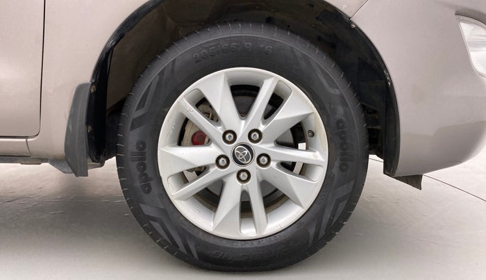 2017 Toyota Innova Crysta 2.8 ZX AT 7 STR, Diesel, Automatic, 90,942 km, Right Front Wheel