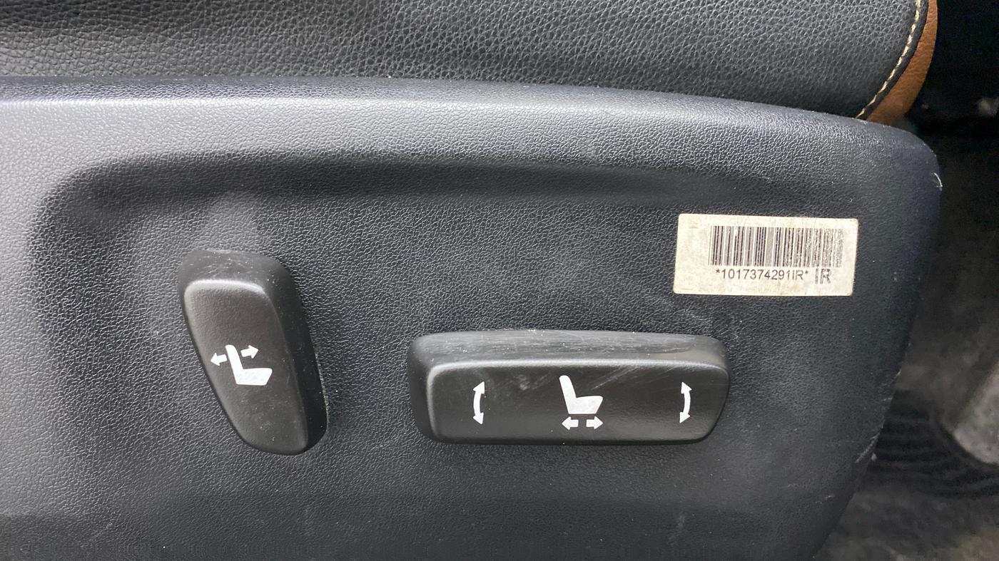2017 Toyota Innova Crysta 2.8 ZX AT 7 STR, Diesel, Automatic, 90,942 km, Driver Side Adjustment Panel
