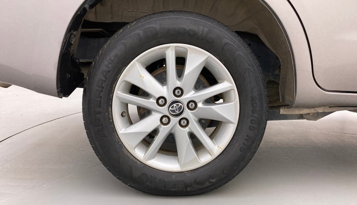 2017 Toyota Innova Crysta 2.8 ZX AT 7 STR, Diesel, Automatic, 90,942 km, Right Rear Wheel