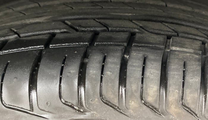 2021 Nissan MAGNITE XV TURBO, Petrol, Manual, 36,188 km, Right Front Tyre Tread