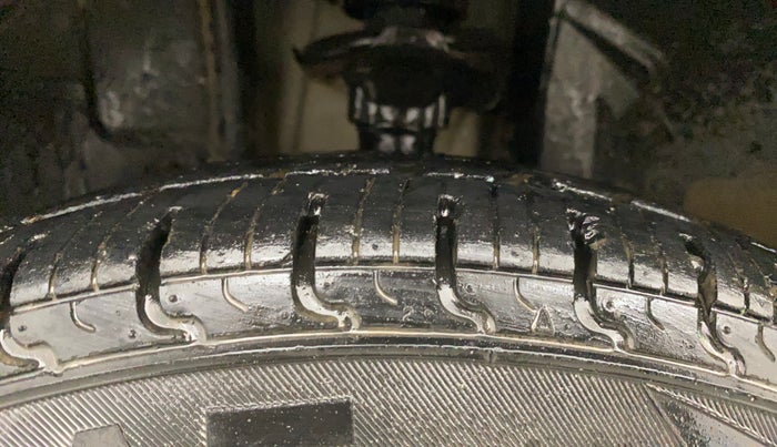 2018 Renault Kwid RXT 1.0 AMT (O), Petrol, Automatic, 30,704 km, Left Front Tyre Tread