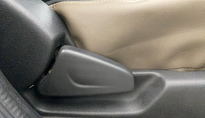 2018 Renault Kwid RXT 1.0 AMT (O), Petrol, Automatic, 30,704 km, Driver Side Adjustment Panel