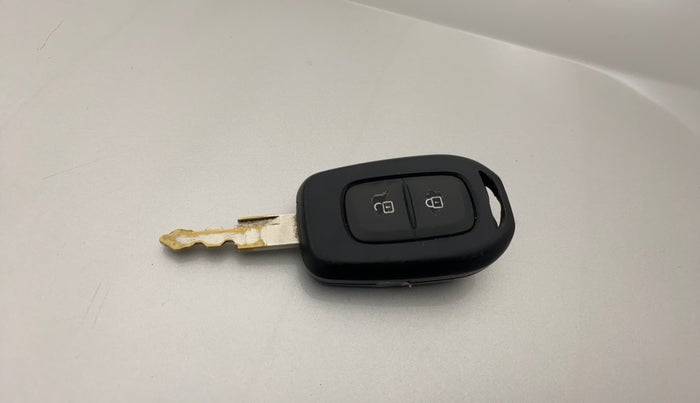 2018 Renault Kwid RXT 1.0 AMT (O), Petrol, Automatic, 30,704 km, Key Close Up