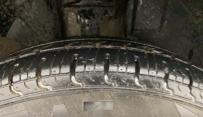 2018 Renault Kwid RXT 1.0 AMT (O), Petrol, Automatic, 30,704 km, Right Front Tyre Tread