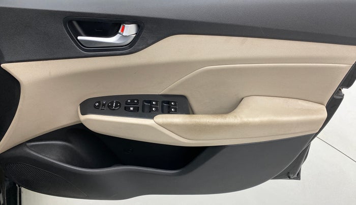 2018 Hyundai Verna 1.6 SX VTVT AT (O), Petrol, Automatic, 32,003 km, Driver Side Door Panels Control