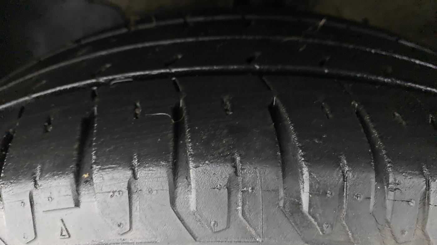 2018 Hyundai Verna 1.6 SX VTVT AT (O), Petrol, Automatic, 32,003 km, Left Front Tyre Tread