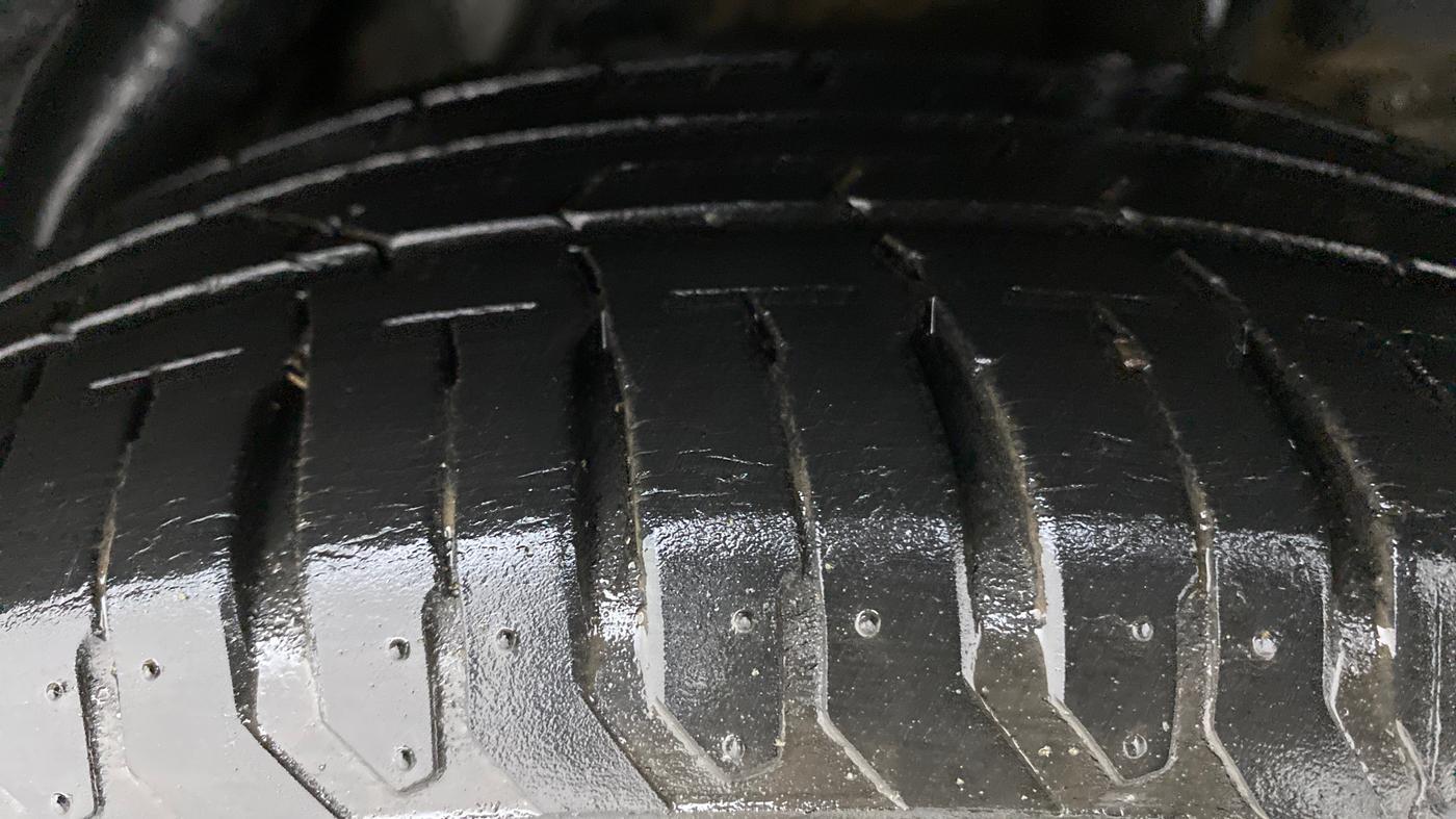 2018 Hyundai Verna 1.6 SX VTVT AT (O), Petrol, Automatic, 32,003 km, Left Rear Tyre Tread