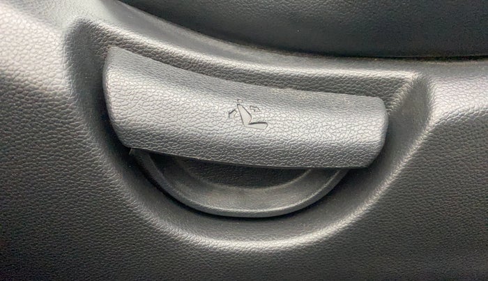 2019 Hyundai Grand i10 MAGNA 1.2 KAPPA VTVT, Petrol, Manual, 46,830 km, Driver Side Adjustment Panel