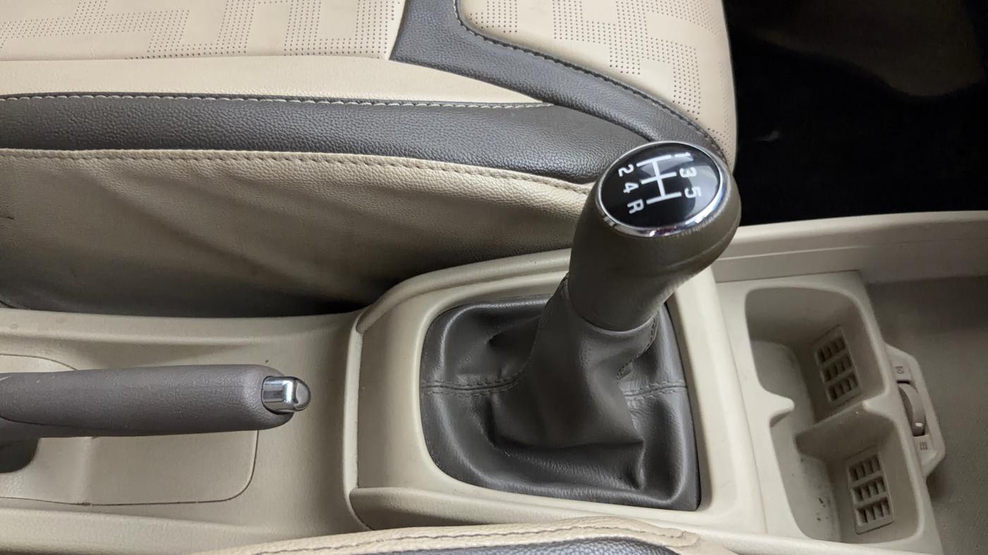 2021 Maruti Ertiga ZXI+ SHVS, Petrol, Manual, 40,633 km, Gear Lever