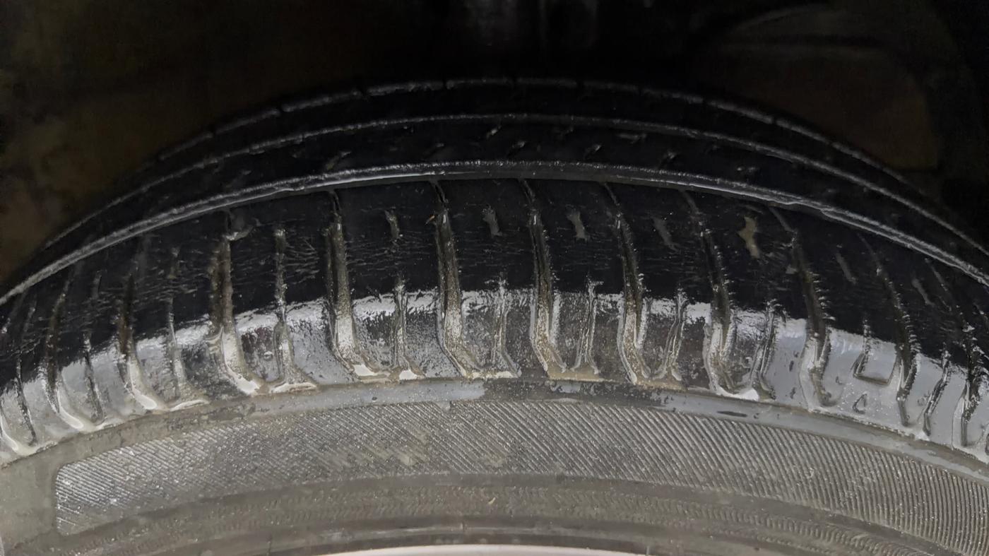 2021 Maruti Ertiga ZXI+ SHVS, Petrol, Manual, 40,633 km, Right Front Tyre Tread