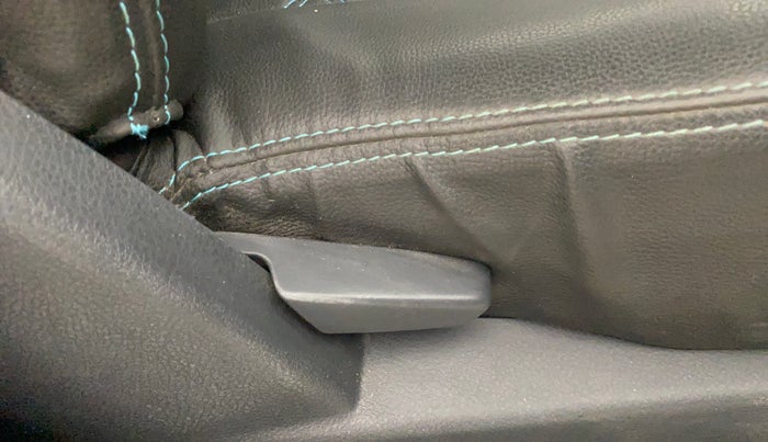 2015 Renault Duster 110 PS RXL DIESEL, Diesel, Manual, 1,04,256 km, Driver Side Adjustment Panel