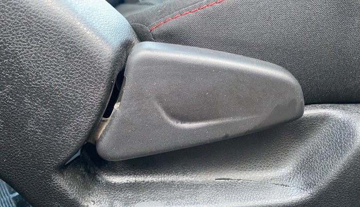 2020 Renault Kwid RXT 1.0 (O), Petrol, Manual, 22,444 km, Driver Side Adjustment Panel