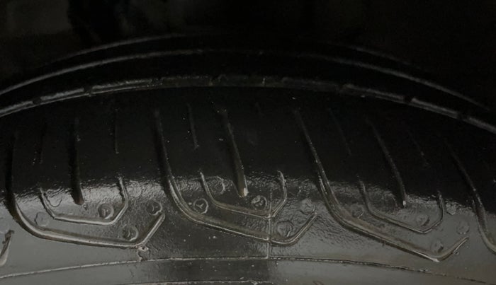 2022 Tata Tiago XT CNG, CNG, Manual, 43,715 km, Left Front Tyre Tread