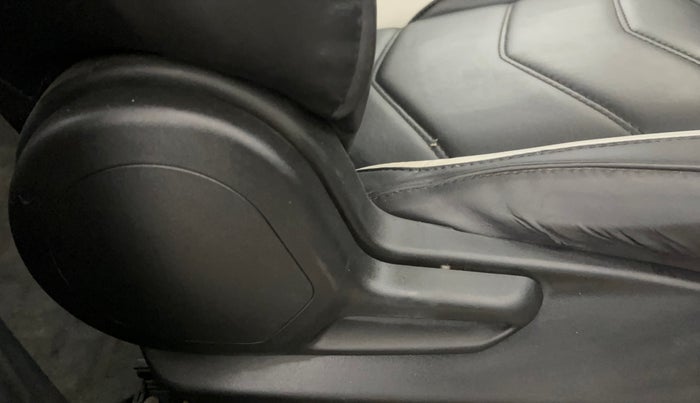 2022 Tata Tiago XT CNG, CNG, Manual, 43,715 km, Driver Side Adjustment Panel