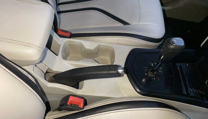 2022 Mahindra XUV300 W6 1.5 DIESEL AMT, Diesel, Automatic, 17,740 km, Gear Lever