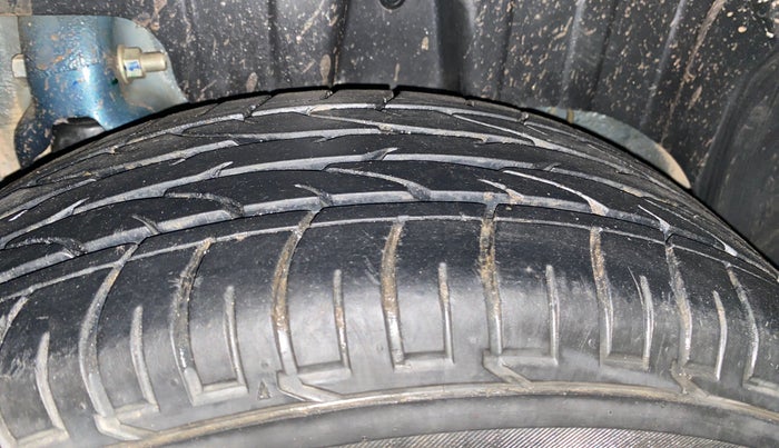 2022 Mahindra XUV300 W6 1.5 DIESEL AMT, Diesel, Automatic, 17,740 km, Left Rear Tyre Tread