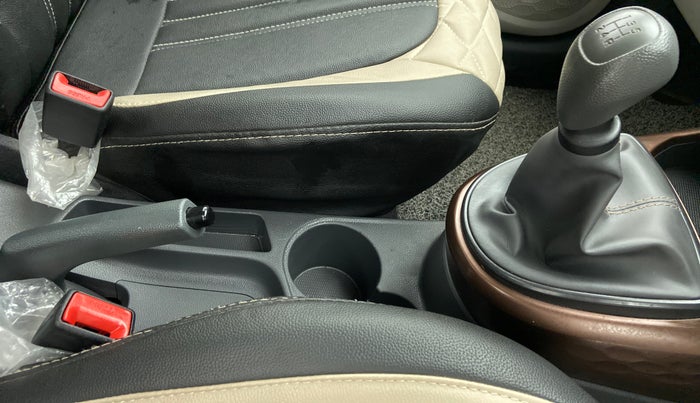 2021 Hyundai AURA S 1.2 Kappa MT, Petrol, Manual, 5,332 km, Gear Lever