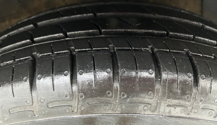 2021 Hyundai AURA S 1.2 Kappa MT, Petrol, Manual, 5,332 km, Right Front Tyre Tread