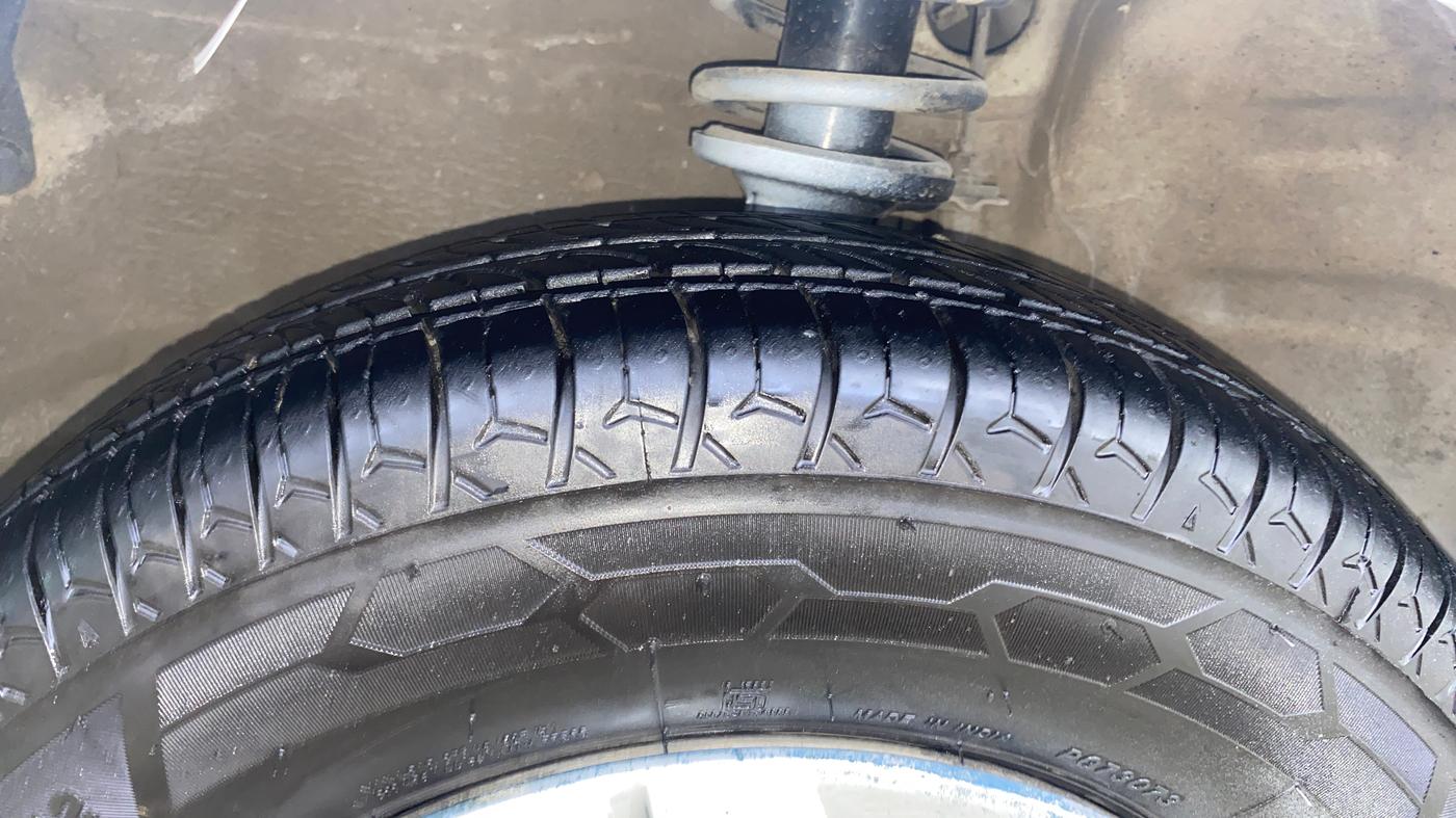 2015 Maruti Alto 800 LXI CNG, CNG, Manual, 61,363 km, Left Front Tyre Tread