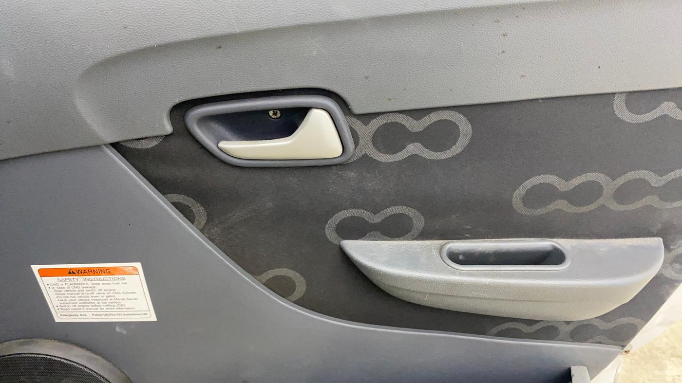 2015 Maruti Alto 800 LXI CNG, CNG, Manual, 61,363 km, Driver Side Door Panels Control